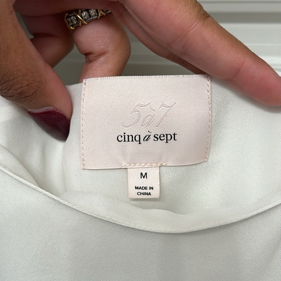 cinq a sept Dulce Top 100% Silk - Picture 5 of 6